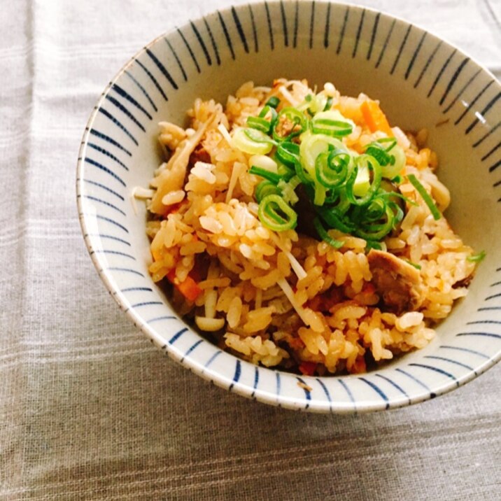 鯖缶で簡単♪鯖ときのこの炊き込みご飯